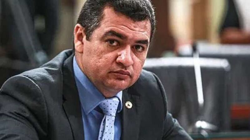 Sindmed-AC protocola pedido de cassação do deputado estadual Cadmiel Bomfim