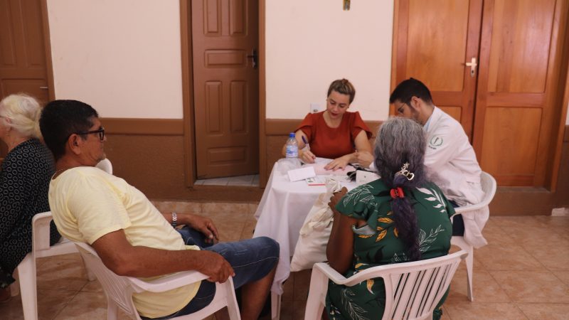 Programa Sindmed Solidário atende população do Aeroporto Velho