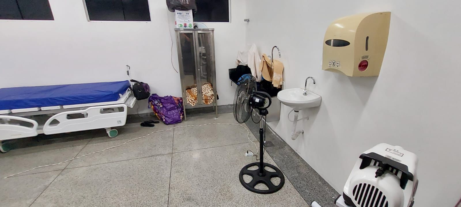 Sem climatização e com falhas na infraestrutura, hospital de Brasiléia volta a viver o fantasma do abandono