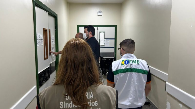 Sindmed-AC identifica irregularidades em visita técnica ao Huerb