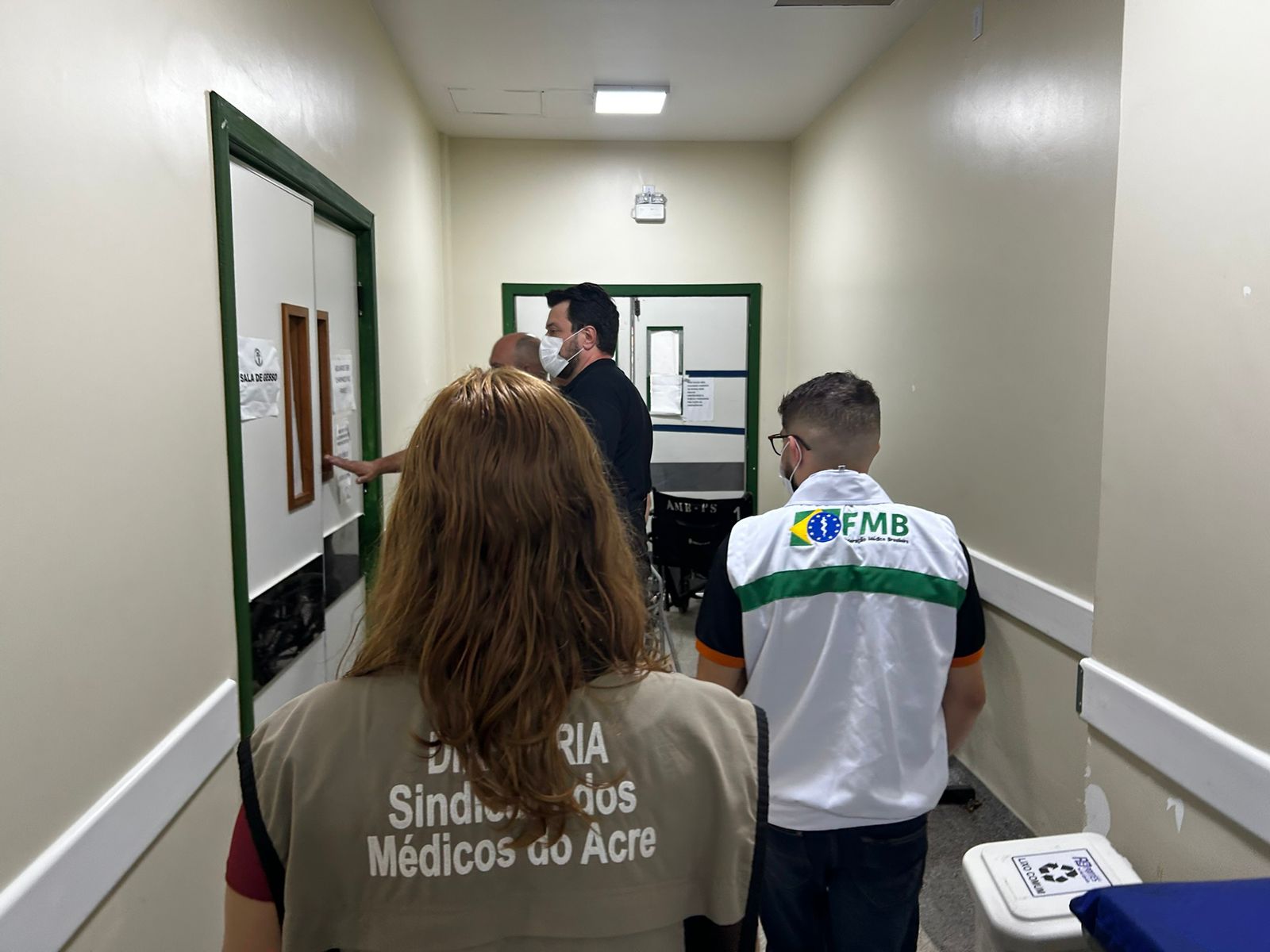 Sindmed-AC identifica irregularidades em visita técnica ao Huerb
